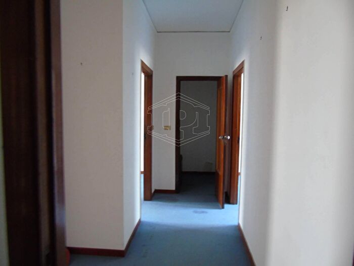 Appartamento con 5 locali in affitto in Corso Arnaldo Lucci, Napoli