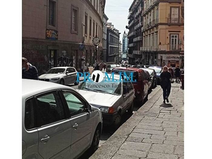 Appartamento monolocale in affitto in Via Mezzocannone, Centro Storico, Napoli