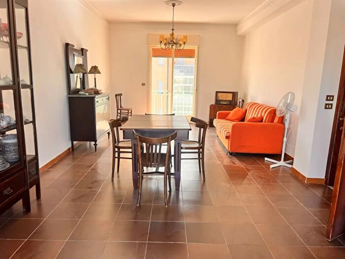 Appartamento con 6 locali in vendita in Via Modena, Sciacca