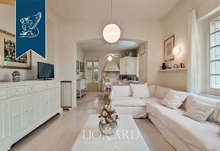 Casa trilocale in vendita in Forte Dei Marmi