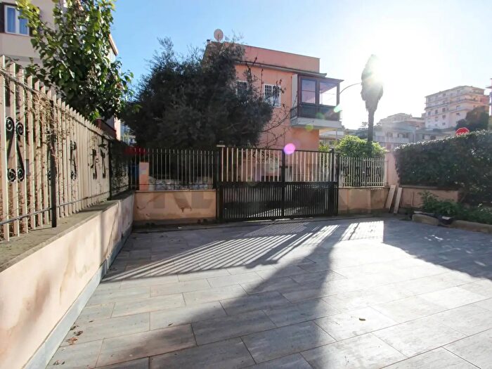 Appartamento trilocale in vendita in Via Mattia Battistini a, Roma