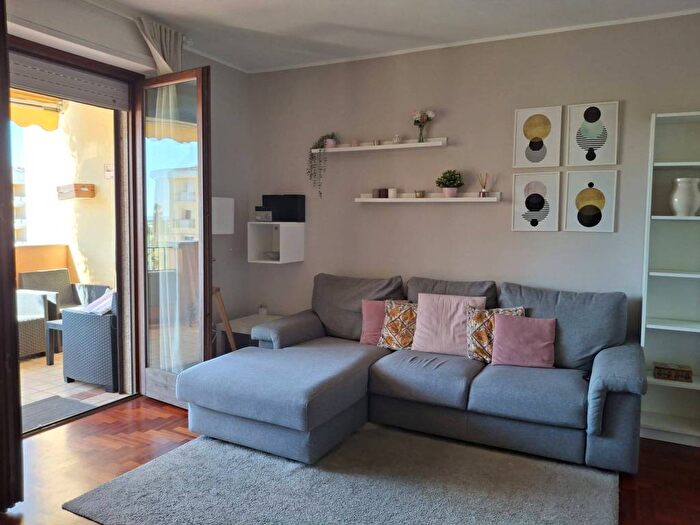 Appartamento trilocale in affitto in Via Monaco, Quartu, Quartu SantElena