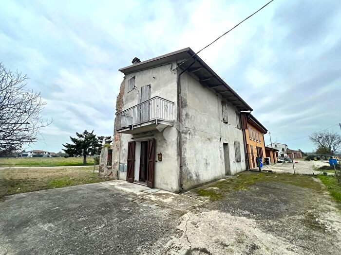 Casa trilocale in vendita in Via Pelosa, Concordia Sulla Secchia