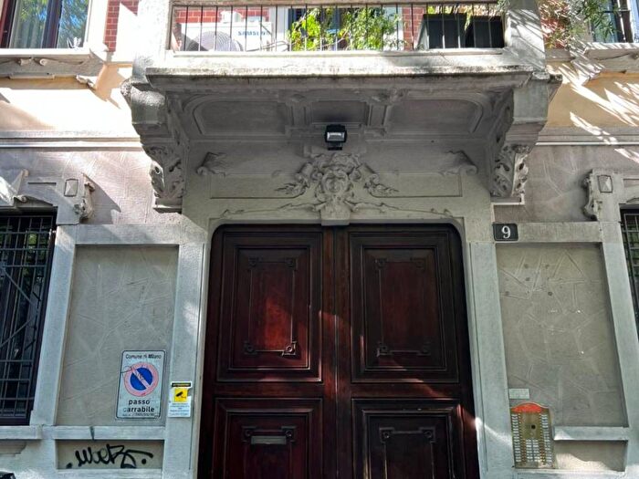Appartamento trilocale in affitto in Via Castel Morrone, Indipendenza, Milano