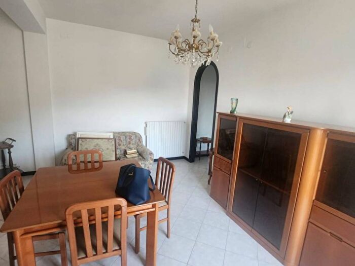Appartamento trilocale in affitto in Via Pasquale Tenga, San Leucio Briano, Caserta