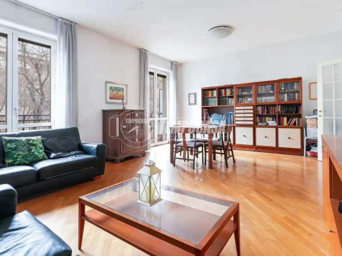 Appartamento quadrilocale in vendita in Viale Nazario Sauro, Milano