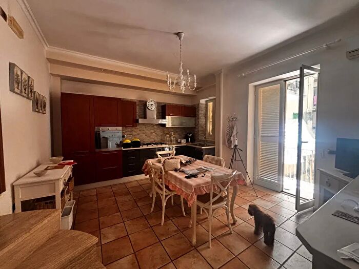Appartamento con 5 locali in vendita in Via del Nuoto N°, Torre Del Greco