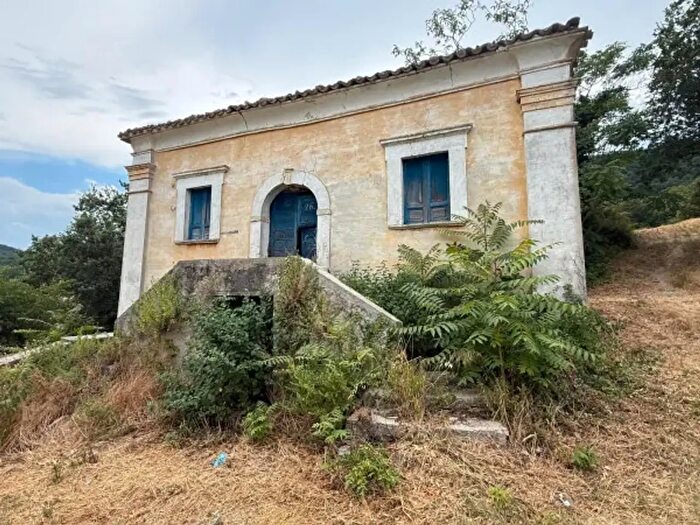 Casa quadrilocale in vendita in Contrada Montagna, Archi
