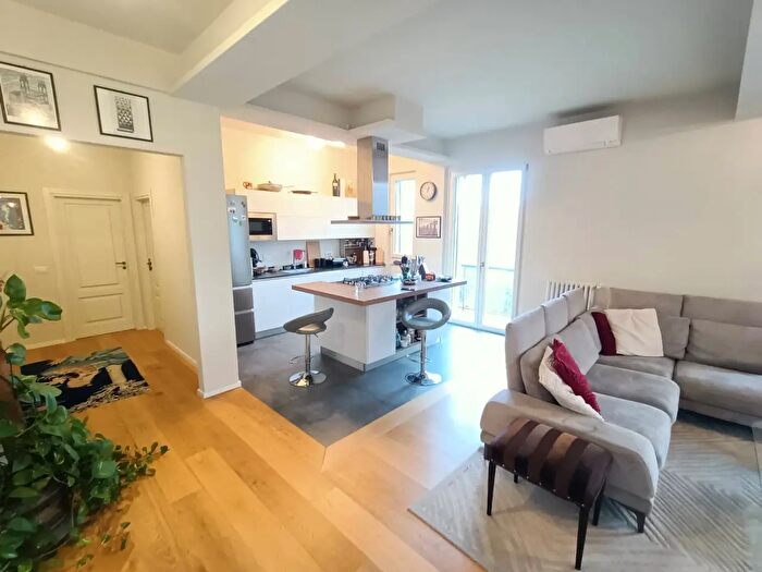 Appartamento con 5 locali in vendita in Via del Lastrico, Firenze