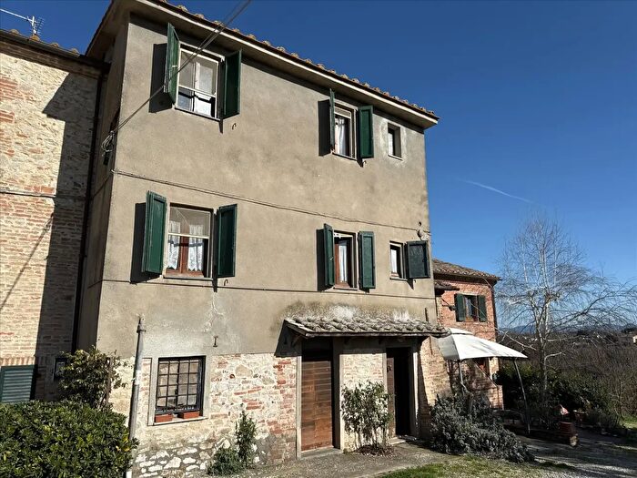 Casa con 6 locali in vendita in Via Bonazzoli I, Castiglione Del Lago