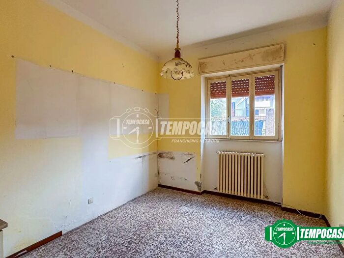 Casa con 6 locali in vendita in Via Francesco Baracca, Lonate Pozzolo