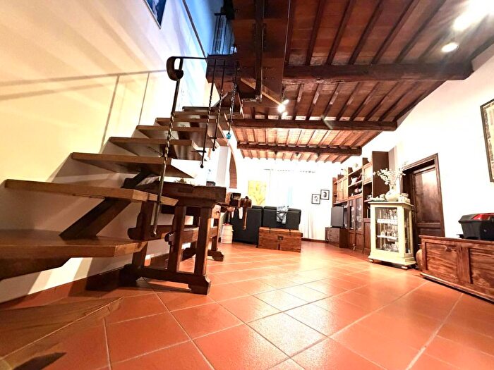 Appartamento con 6 locali in vendita in Via Empolese, San Vincenzo a Torri Santa Maria a Marciola, Scandicci
