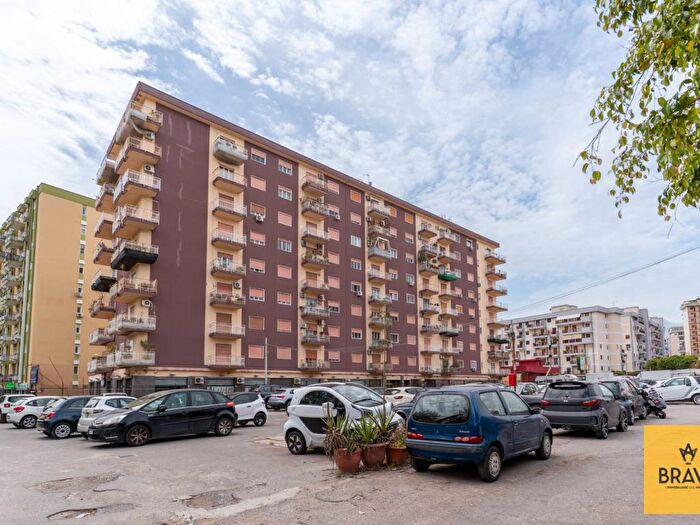 Appartamento trilocale in affitto in Piazza San Marino, Strasburgo Belgio, Palermo