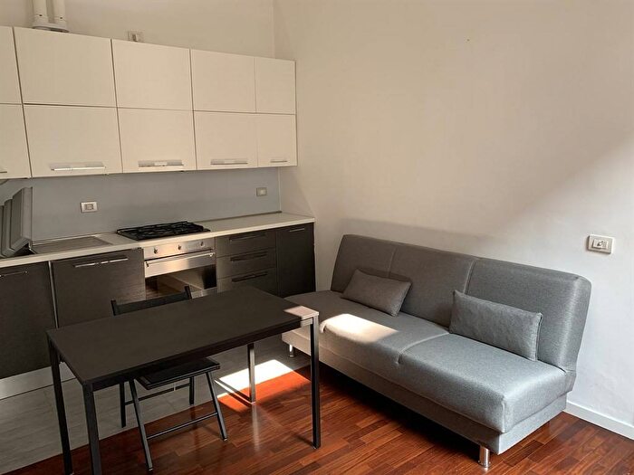Appartamento bilocale in affitto in Via Cola Montano, Isola, Milano