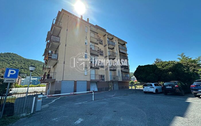 Appartamento trilocale in vendita in Via Olimpia, Borghetto Santo Spirito