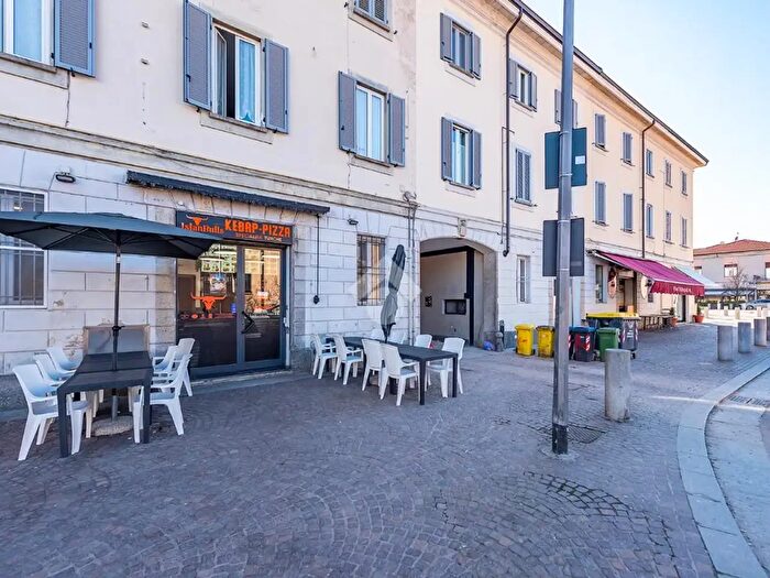 Appartamento bilocale in vendita in Largo Vittorio Veneto, Lainate