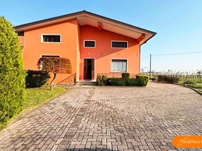 Casa con 6 locali in vendita in Via Bastioni, Mansue