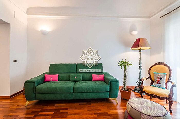 Appartamento quadrilocale in affitto in Via Amalfitania Snc, Siracusa