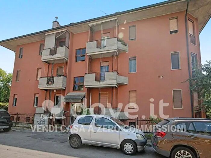 Appartamento quadrilocale in vendita in Via Mantova, Pavia