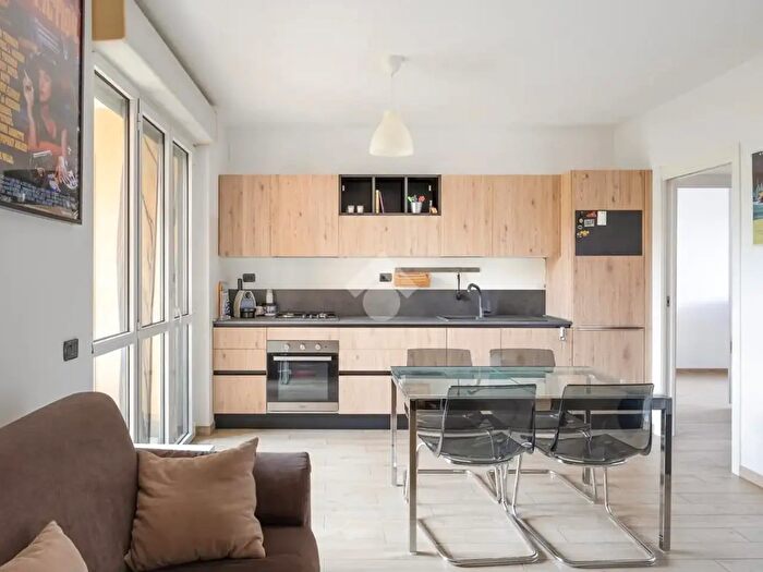 Appartamento trilocale in vendita in Via Magistri, Milano