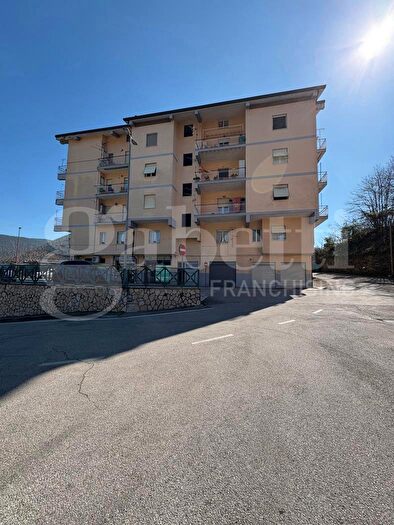 Appartamento quadrilocale in vendita in Via Libertà, Montelanico