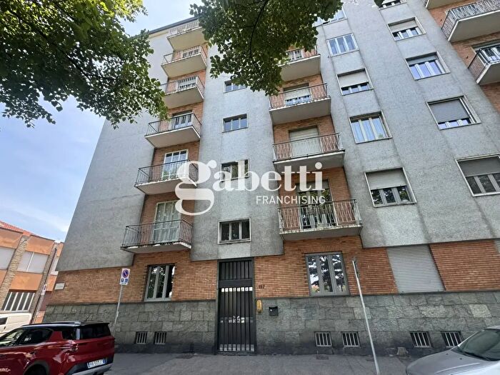 Appartamento con 5 locali in affitto in Via Tirreno, Torino