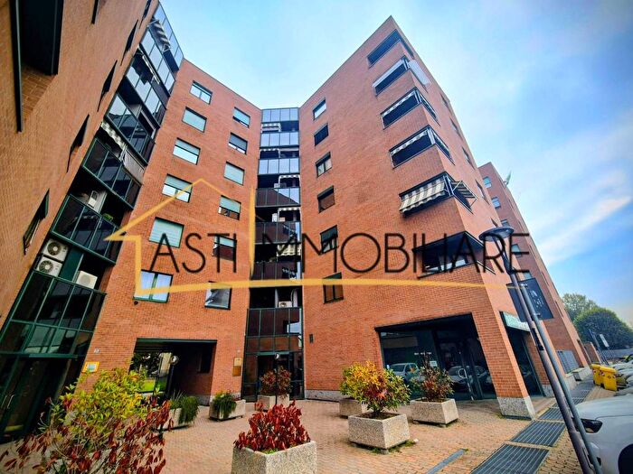 Appartamento quadrilocale in affitto in Vicolo Goito, Corso alla Vittoria Parco della Resistenza, Asti