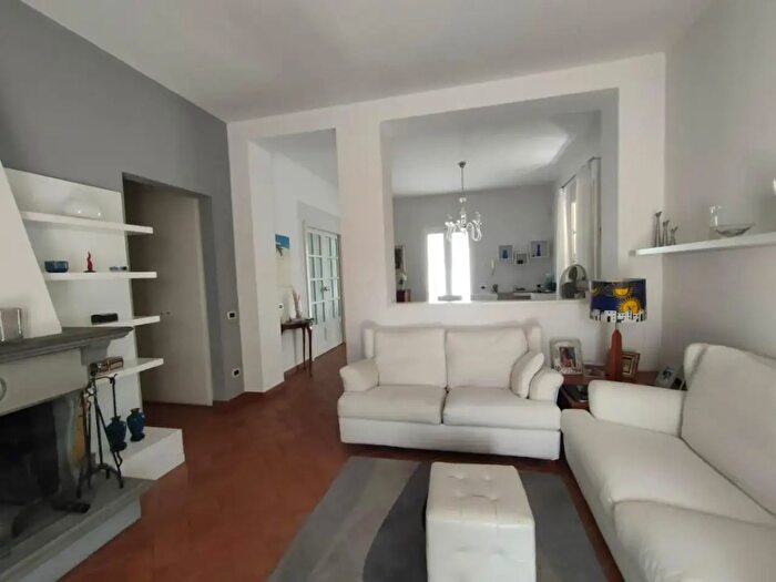 Casa quadrilocale in vendita in Cascina