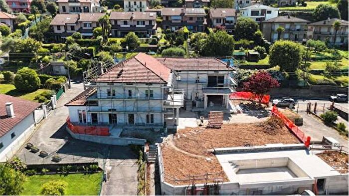 Appartamento trilocale in vendita in Via Cervinia, Luino