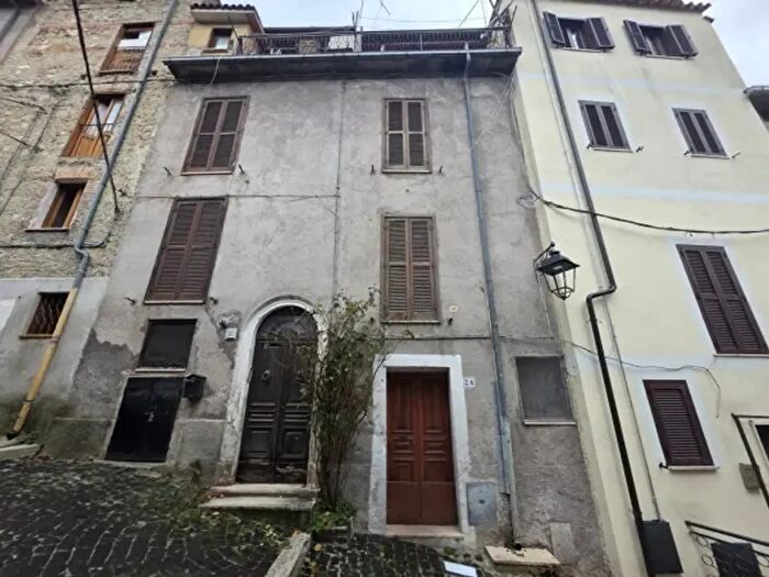 Appartamento bilocale in vendita in Via Carlo Scarcella, Carsoli