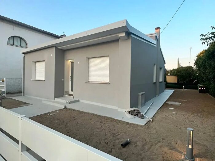 Casa trilocale in affitto in Via Guizza, Padova