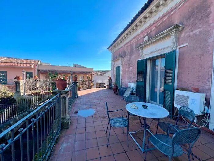 Casa con 15 locali in vendita in San Gregorio Di Catania