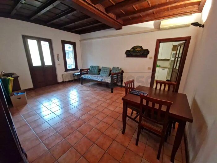 Appartamento bilocale in vendita in Via Alessandro Manzoni, Cremona