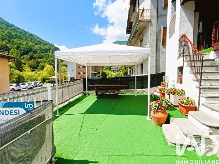 Casa con 8 locali in vendita in Frazione Fucine, Viu