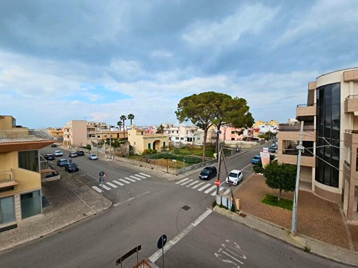 Appartamento con 6 locali in vendita in Via Cirillo, Nardo