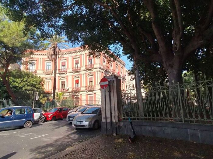 Appartamento con 5 locali in affitto in Via Salvatore Tomaselli SNC, Villa Bellini Santa Maria di Gesù, Catania