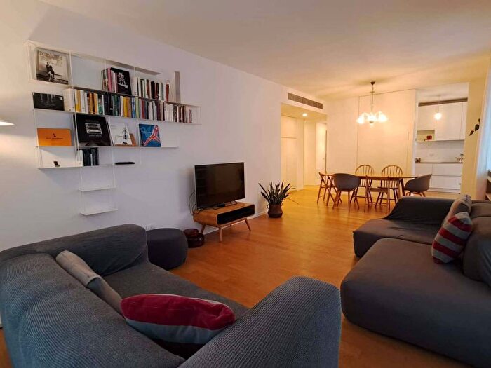 Appartamento con 6 locali in affitto in Via Leone Leoni, Muggiano, Milano