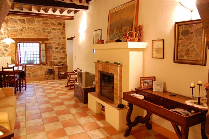 Appartamento con 5 locali in vendita in Radicofani