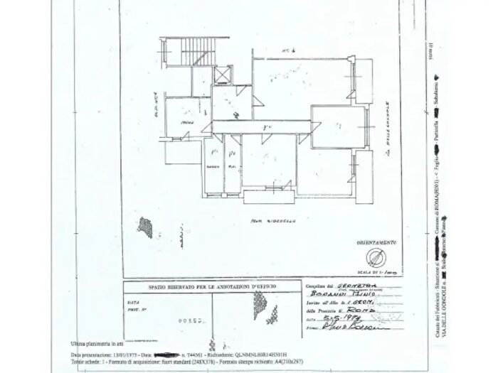 Appartamento trilocale in vendita in Via delle Gondole, Roma