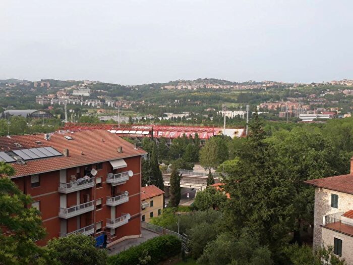 Appartamento con 5 locali in affitto in Via Carlo Pisacane, Ferro di Cavallo, Perugia