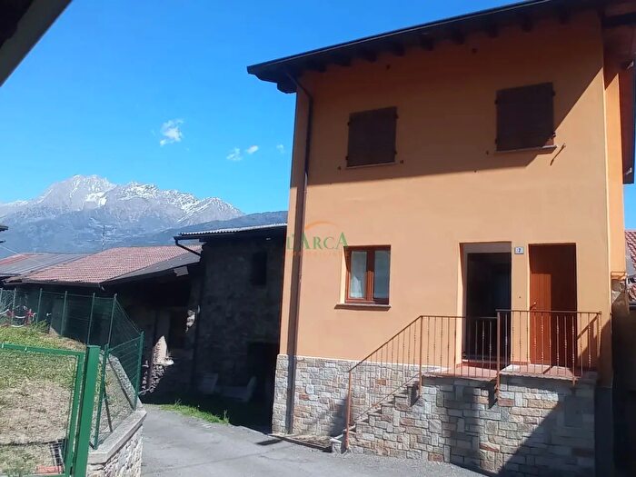 Casa con 5 locali in vendita in Località Odecca, Malonno