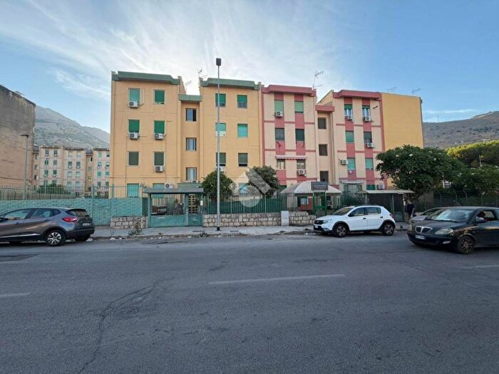Appartamento trilocale in vendita in Via pantalica, Borgo Nuovo Castellana, Palermo