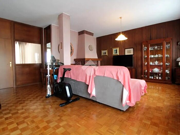 Appartamento trilocale in vendita in Via Edmondo De Amicis, Sedriano