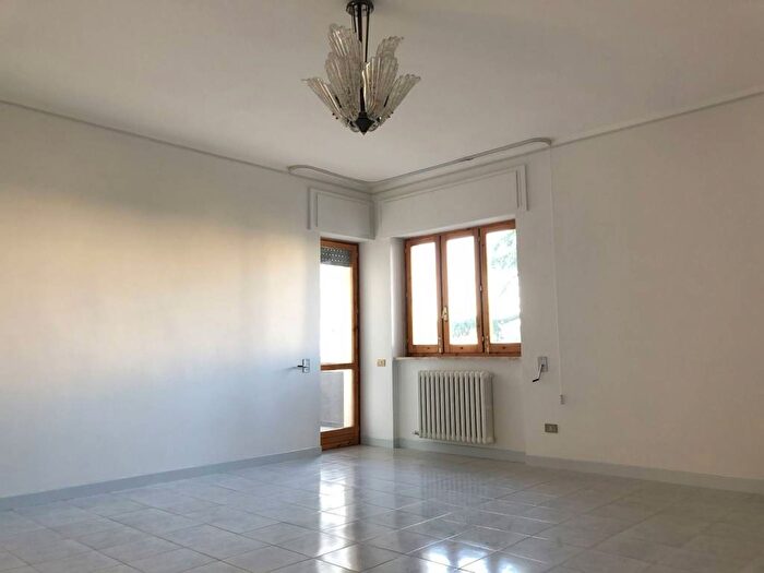 Appartamento con 5 locali in affitto in Via Roma, Centro, Manduria