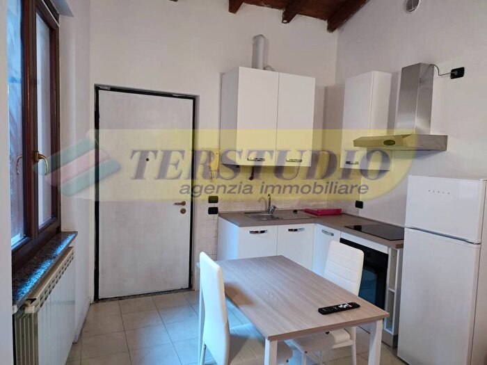 Appartamento bilocale in affitto in Via Monsignor Cattaneo, Carvico