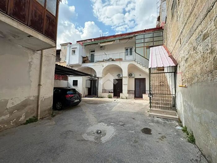 Appartamento trilocale in vendita in Via Conte Mirabelli, Calvizzano