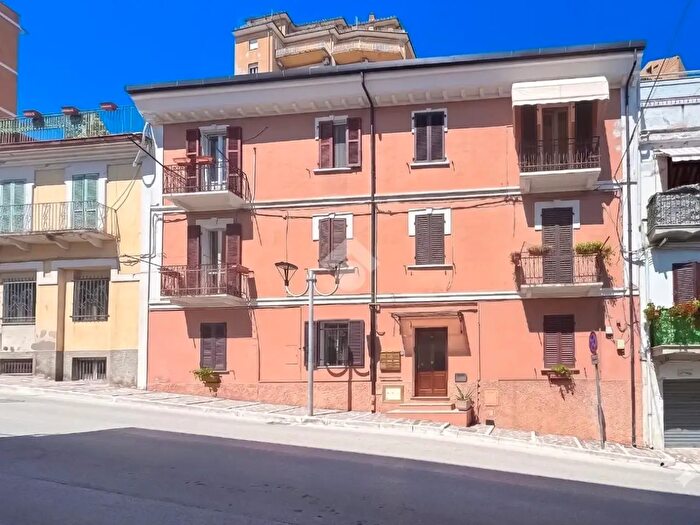 Appartamento trilocale in vendita in Via del Tricalle, Chieti
