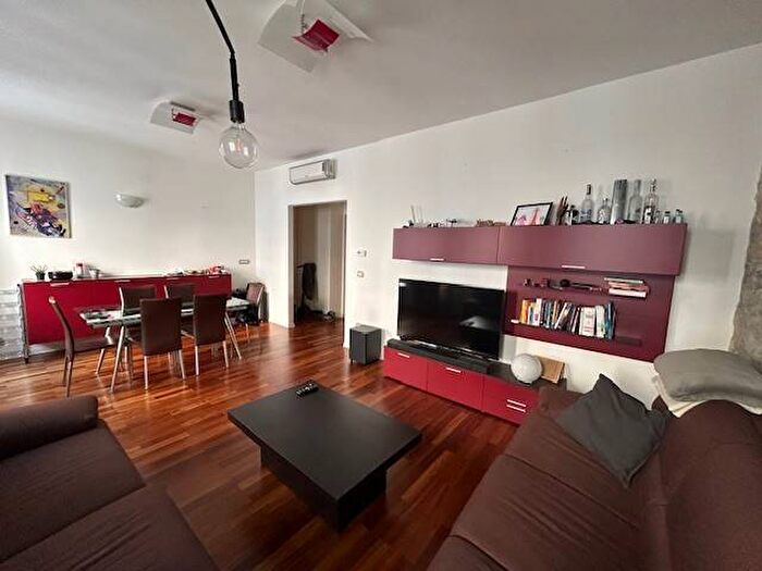 Appartamento bilocale in affitto in Via Luigi Cadorna, Città Vecchia, Trieste