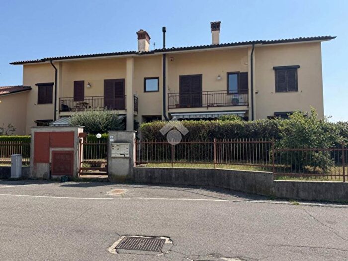 Appartamento quadrilocale in vendita in Via dei Tigli, Rogoredo Valaperta Rimoldo, Casatenovo