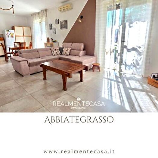Appartamento quadrilocale in vendita in Via Novara, Abbiategrasso